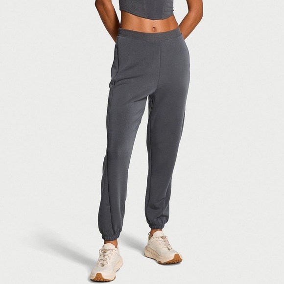 NWT Victoria's Secret Featherweight Knit Gray Jogger Pants, Size XL - Picture 1 of 6